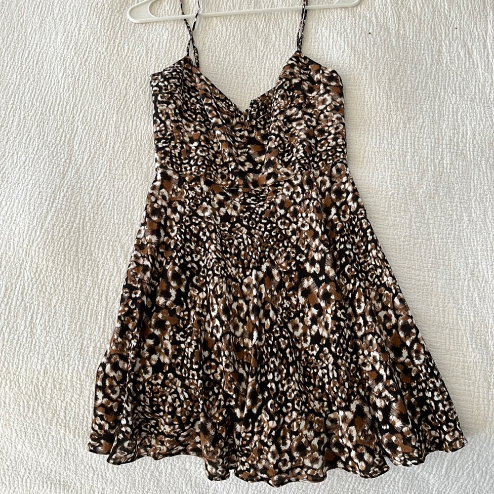 Never worn tags still on blue plant dress